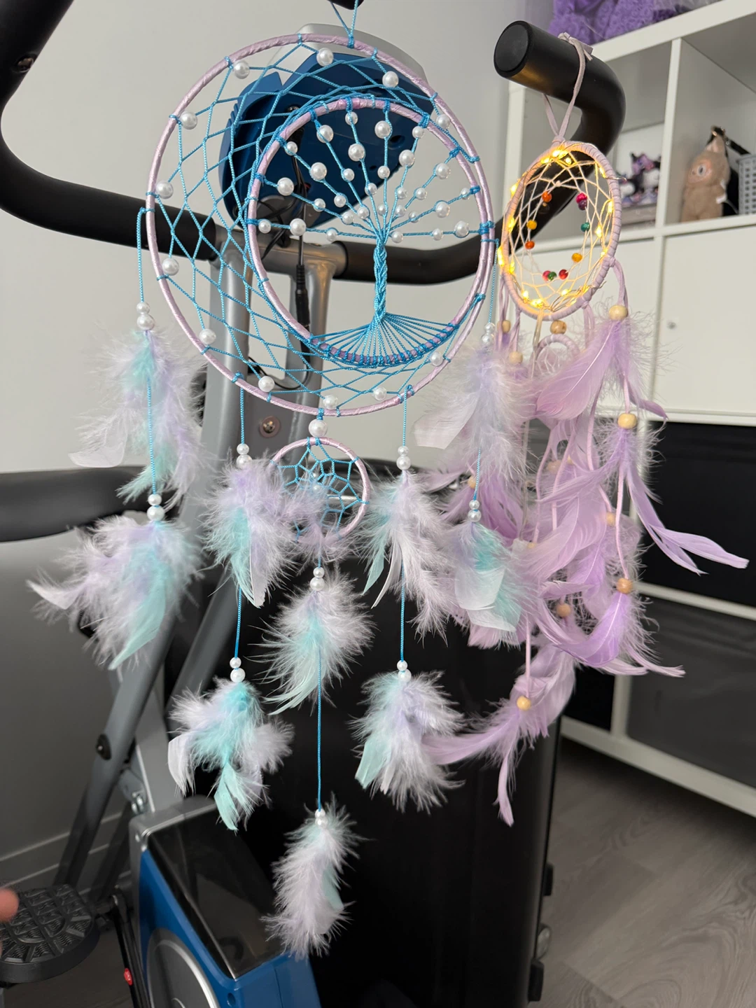 Dreamcatcher with Lights and Feathers - photo 2