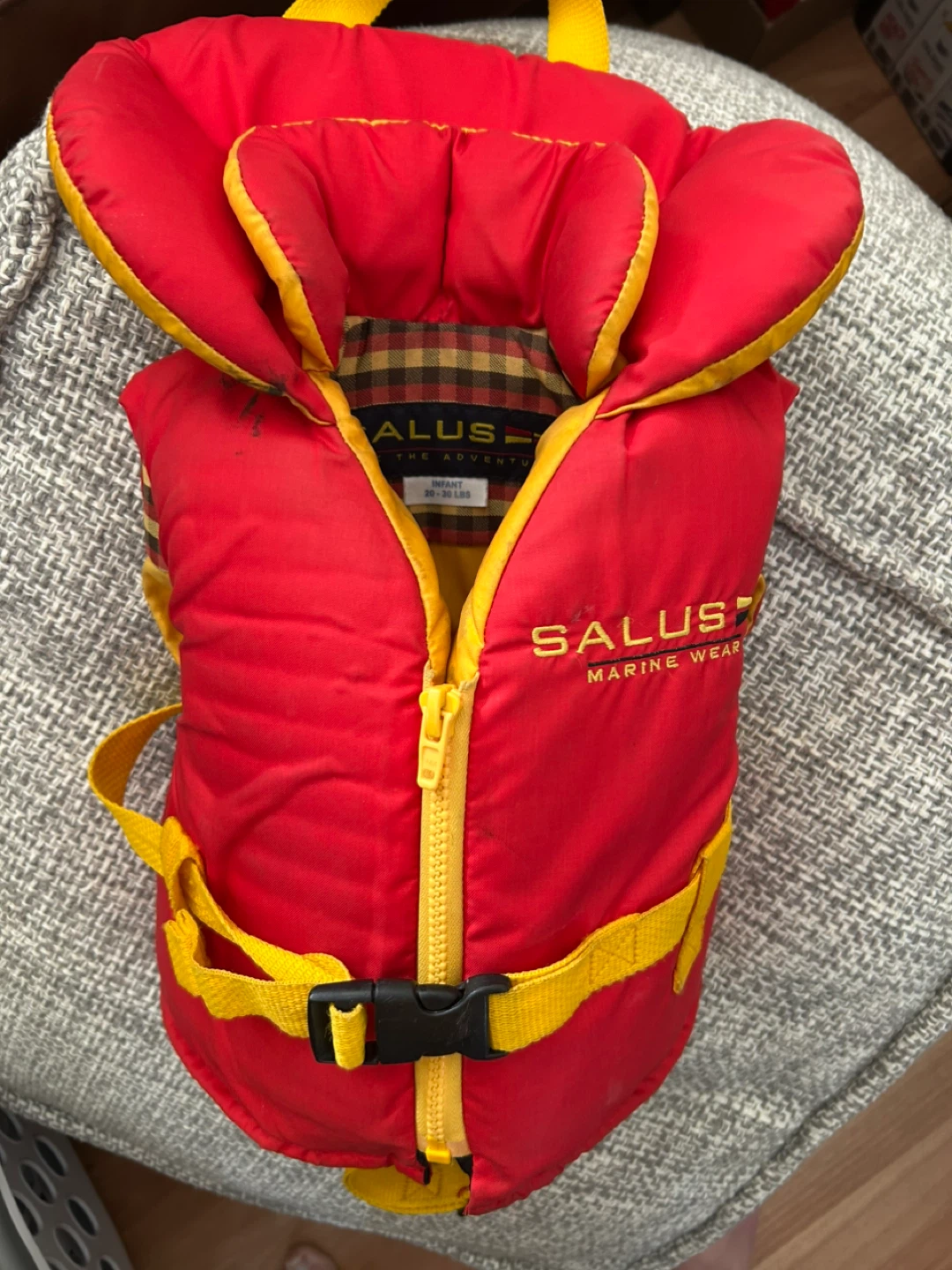 Kids life jackets-all sizes! Excellent condition - photo 2