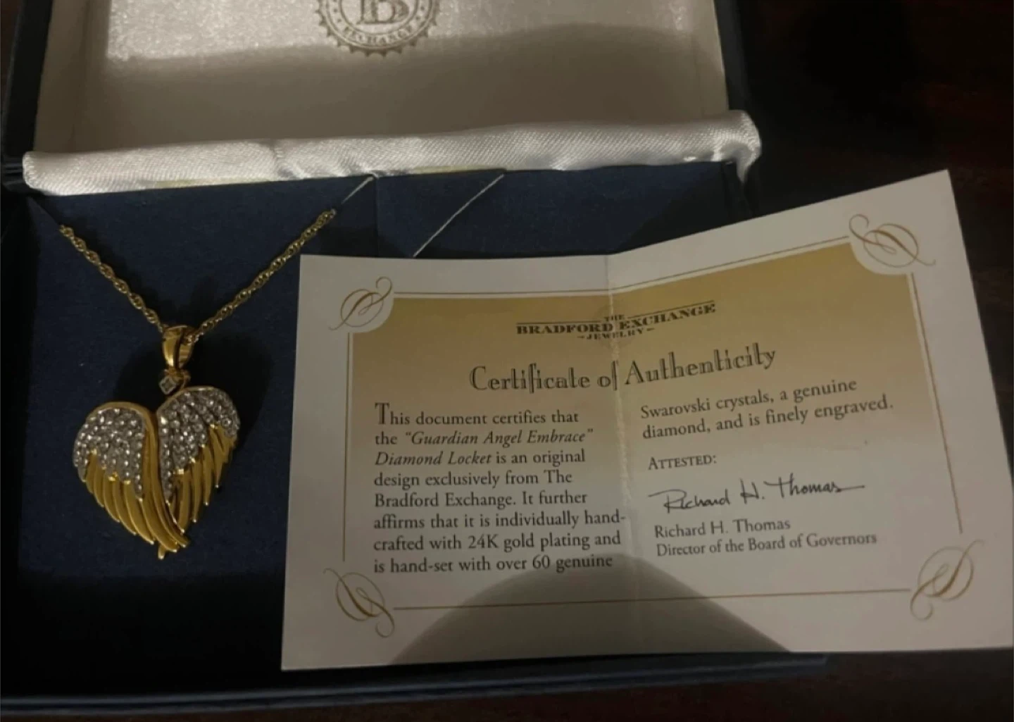 Guardian Angel Diamond Locket - photo 2