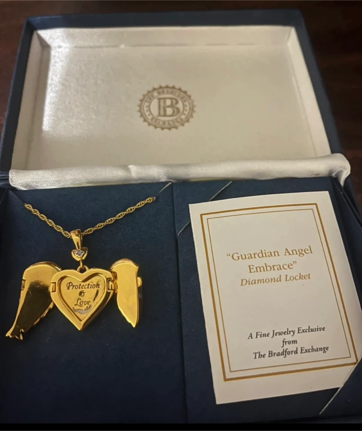 Guardian Angel Diamond Locket - photo 3