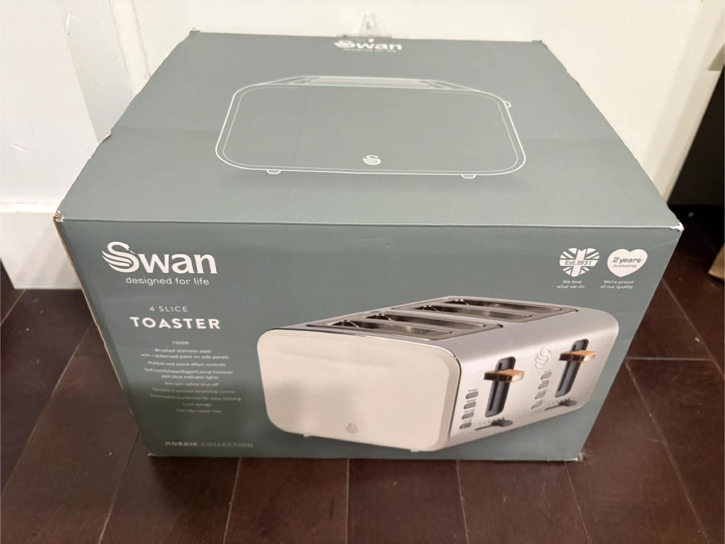 (New in box) Swan 4 Slice Toaster