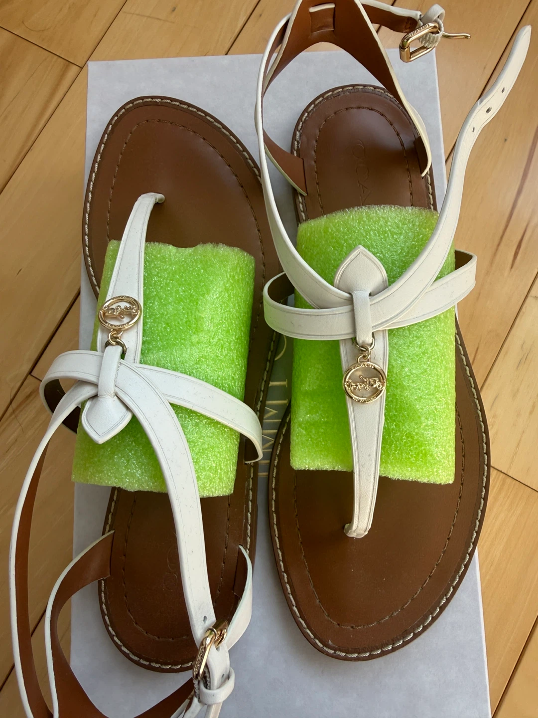 Coach White Leather Thong Sandals - photo 2