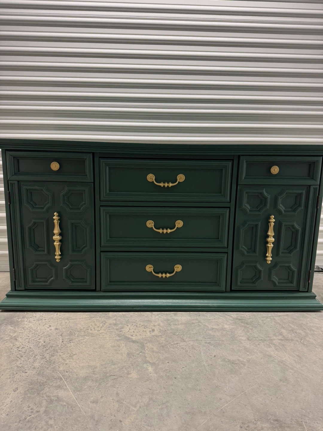 🚨Free Delivery NJ/NY Green Buffet Table - 3 Drawers