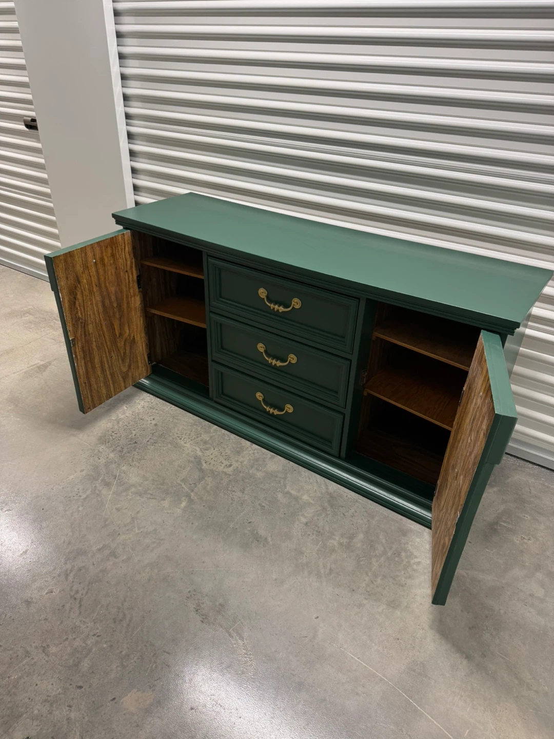 🚨Free Delivery NJ/NY Green Buffet Table - 3 Drawers - photo 3