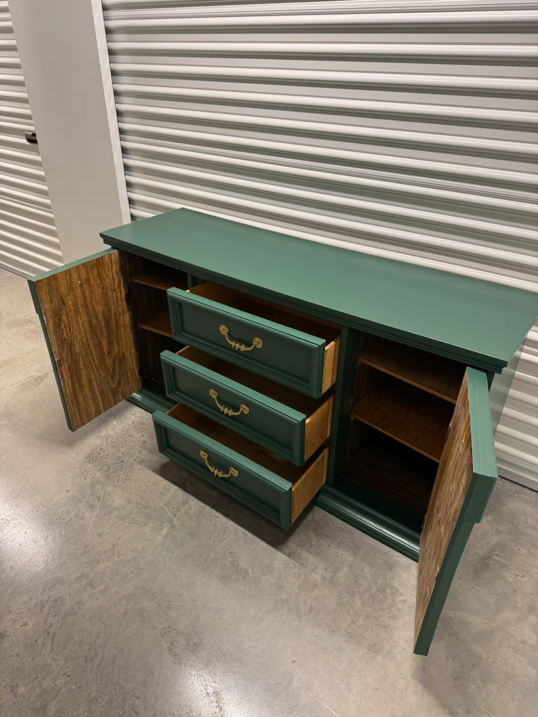 🚨Free Delivery NJ/NY Green Buffet Table - 3 Drawers - photo 5
