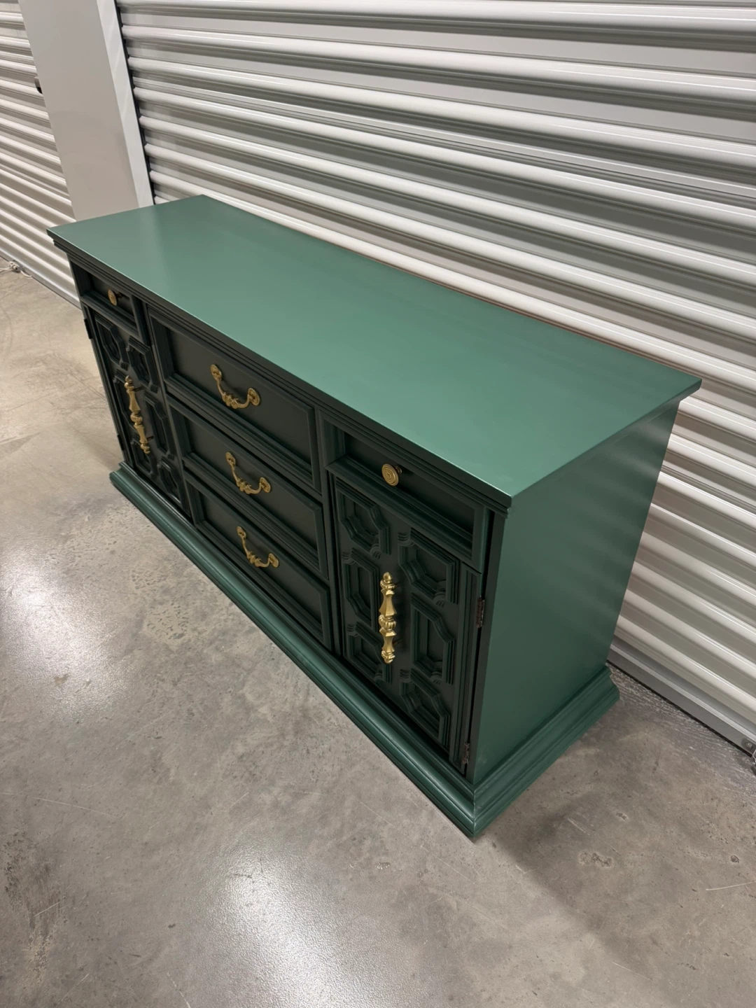 🚨Free Delivery NJ/NY Green Buffet Table - 3 Drawers - photo 2