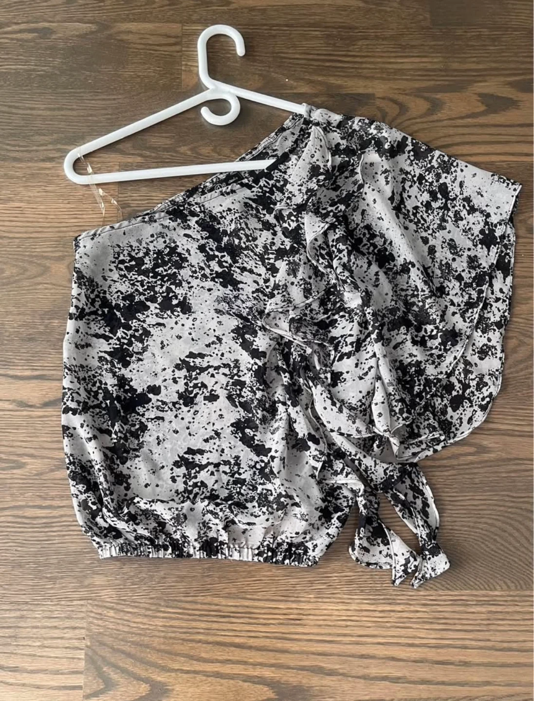 One Shoulder Black and White Splatter Print Top
