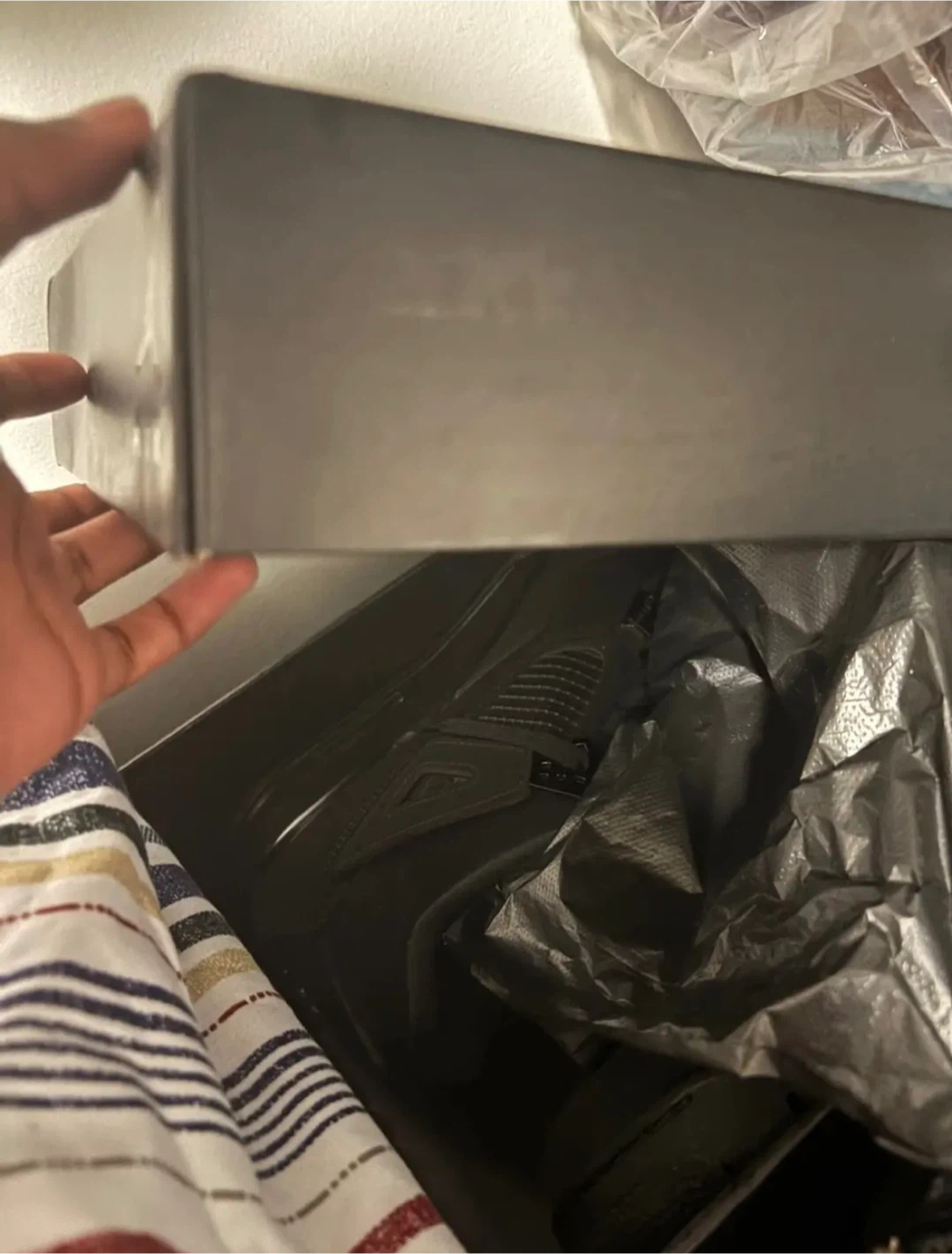 black cat jordan 4’s - photo 5