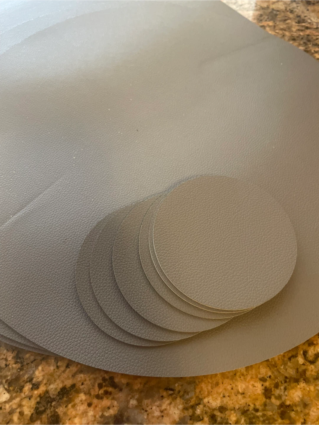 Set of 12 Round Grey Placemats - photo 2
