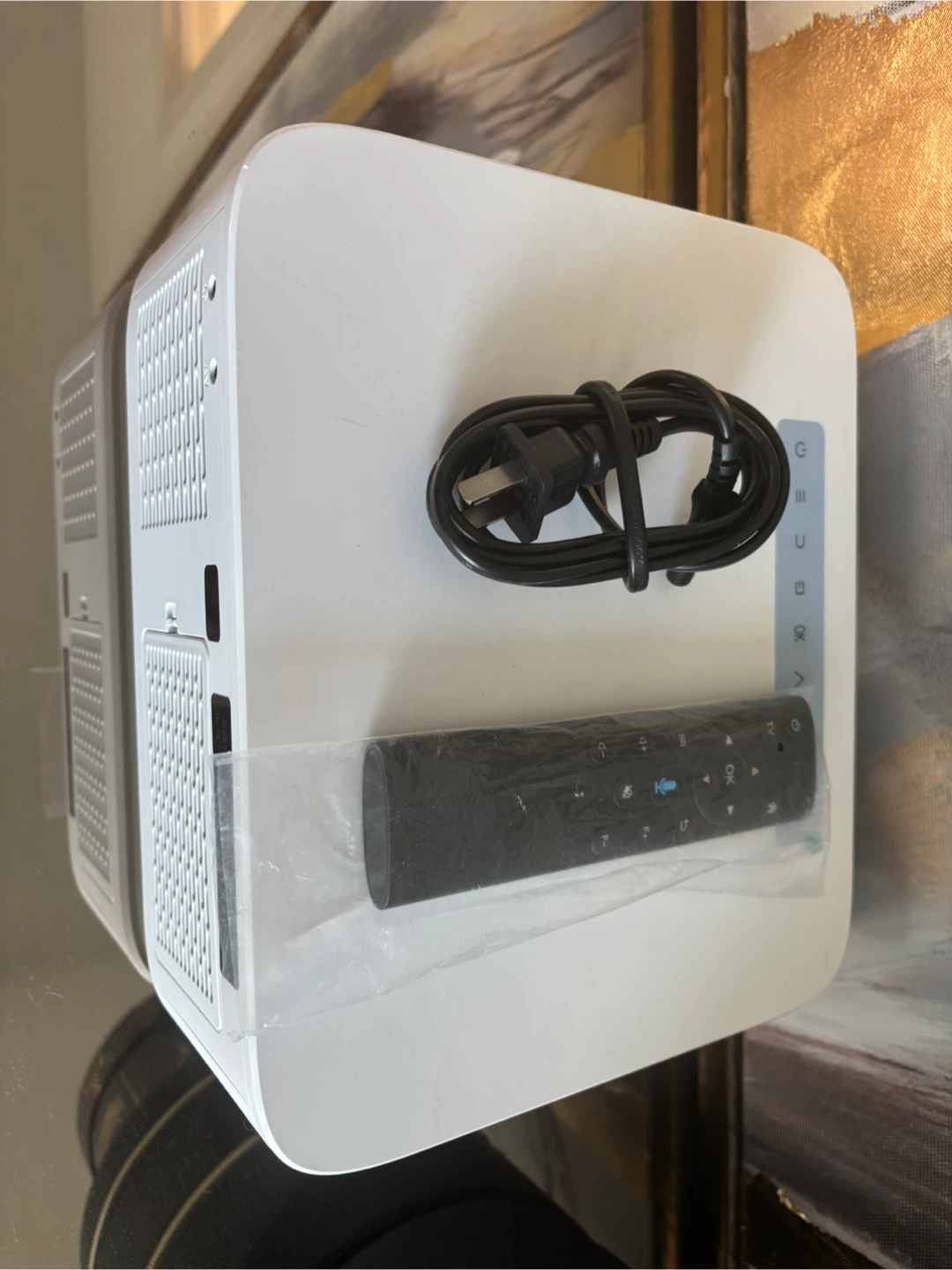 VEEMI Projector with Bluetooth Remote Control - photo 2
