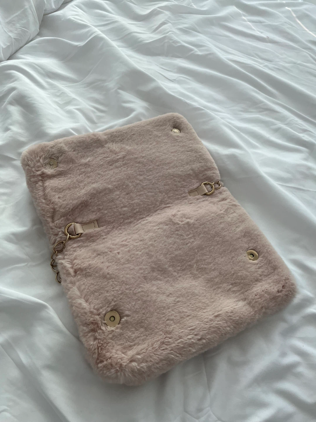 Pink Faux Fur Clutch with Gold Chain Strap - photo 2