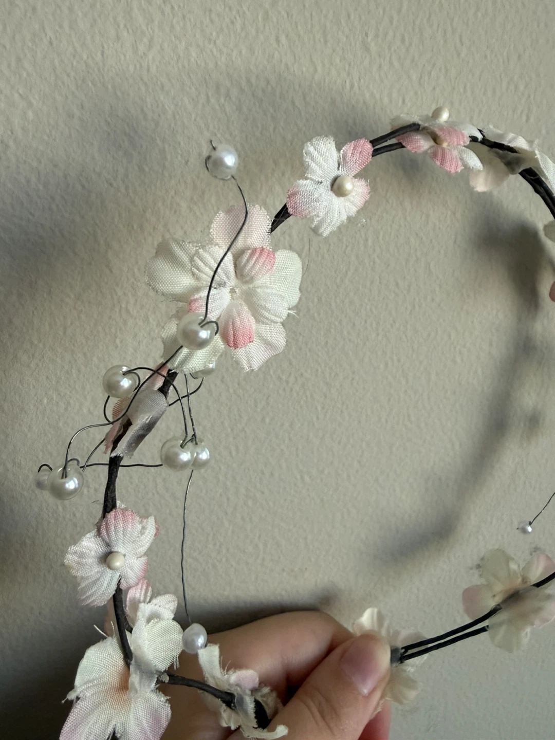 🧡 Flower crown with pink flowers and pearls - photo 2