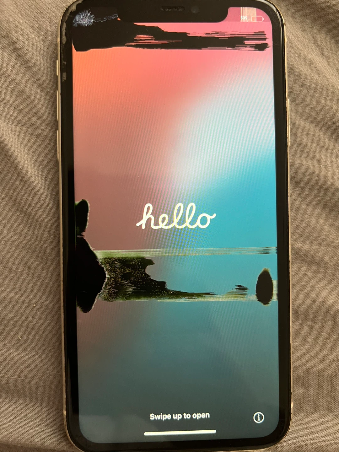iPhone 11 - 64GB -White - Unlocked (Cracked Screen) - photo 3