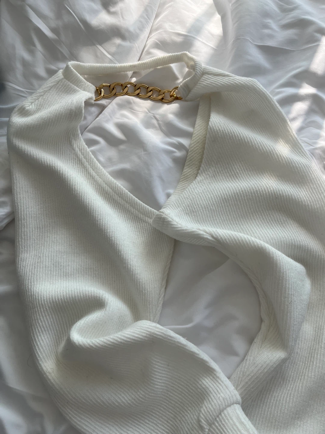 White Cropped Cardigan with Gold Chain Detail - photo 3