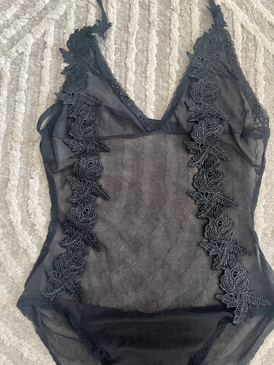 Black Lace bodysuit w cross back NEW - photo 2