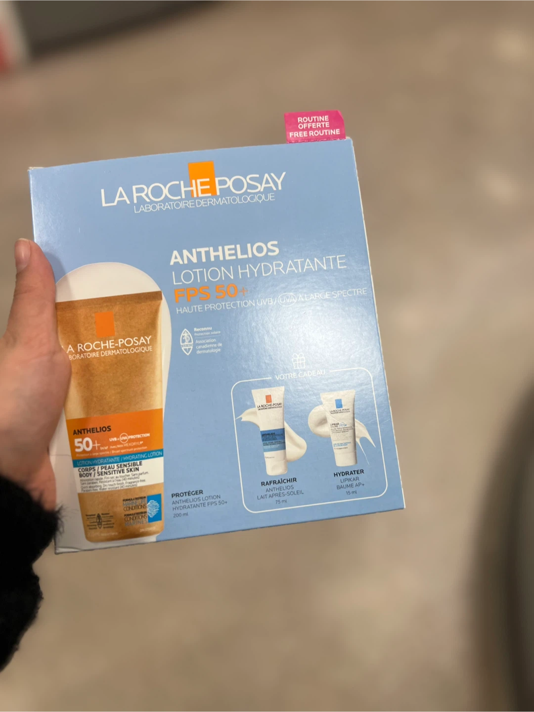 La Roche-Posay Anthelios Hydrating Lotion SPF 50+ Gift Set - photo 2