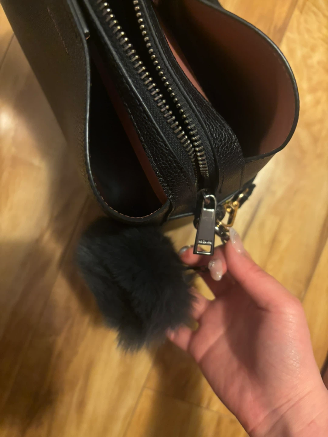 Brand New ESQUIRE Korea Black Leather Tote Bag with Pompom - photo 4