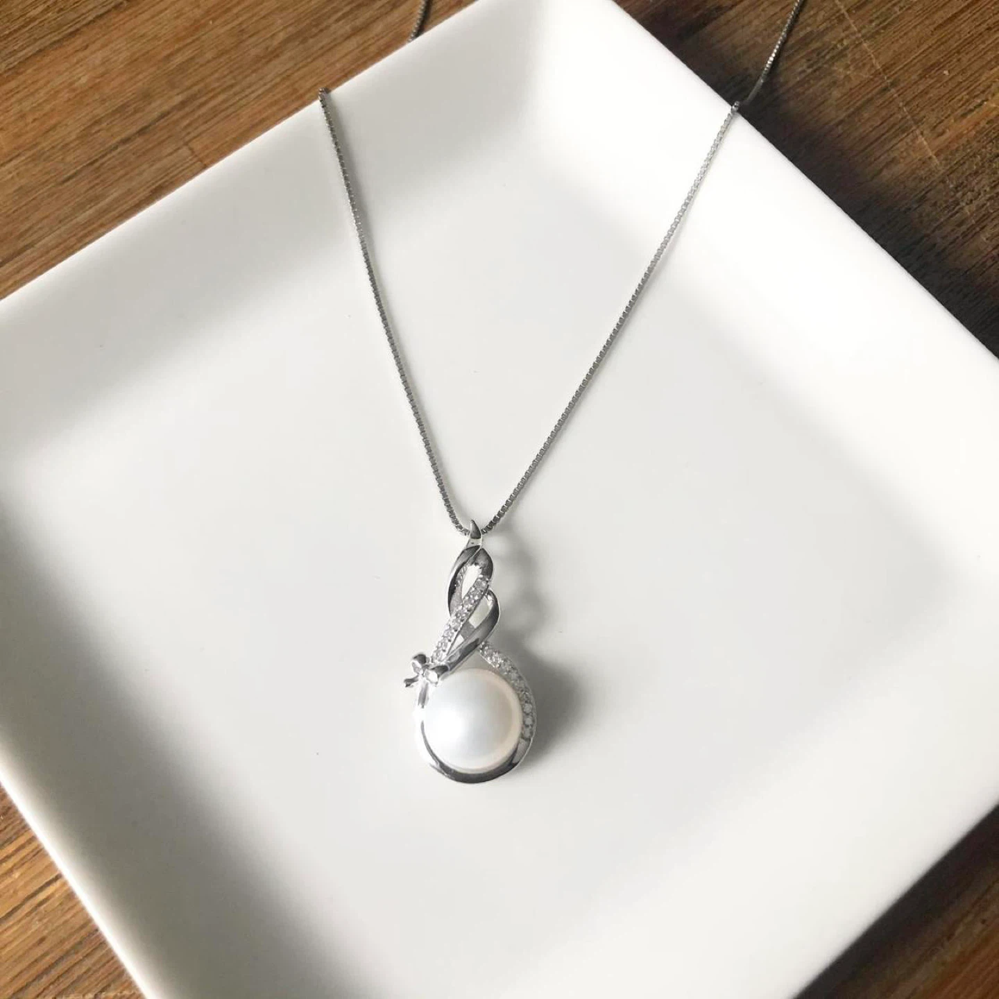 S925 Sterling Silver Freshwater Pearl Bow Knot Pendant Necklace