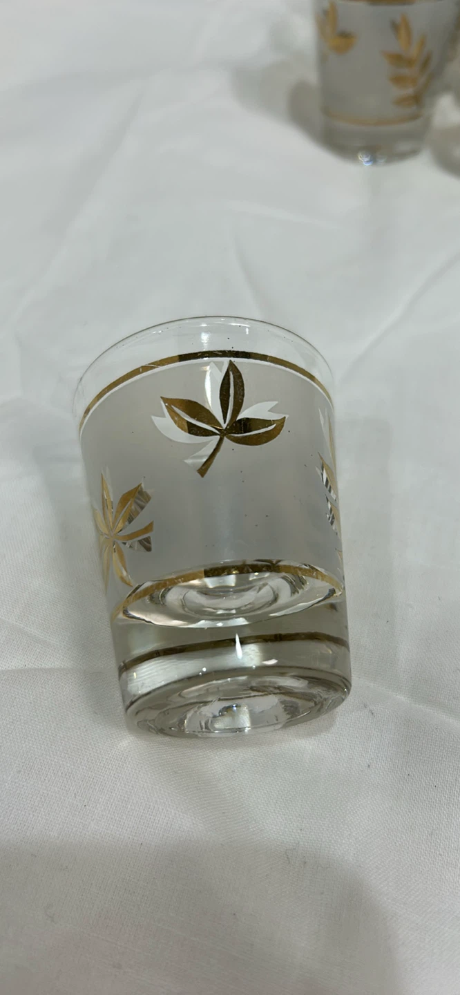 Set of 12 Starlyte Frosted Shot Glasses with Gold Leaf Design - photo 5