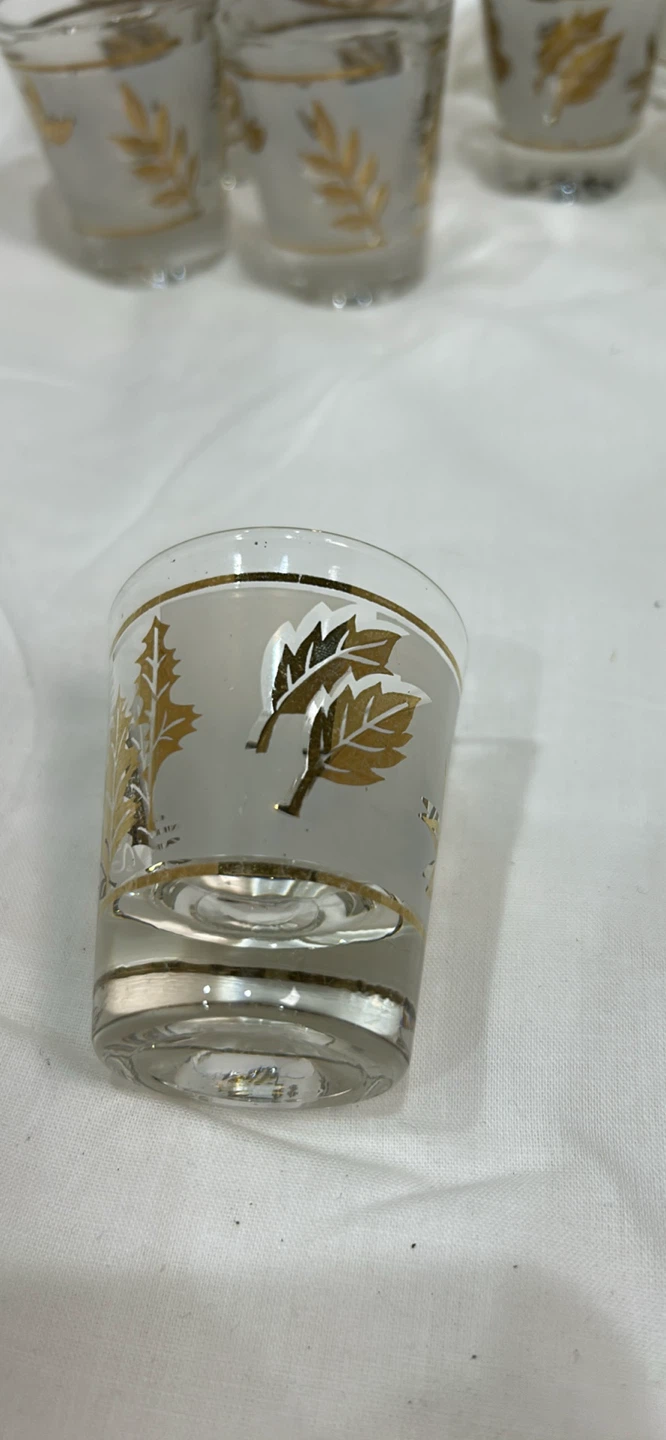 Set of 12 Starlyte Frosted Shot Glasses with Gold Leaf Design - photo 4