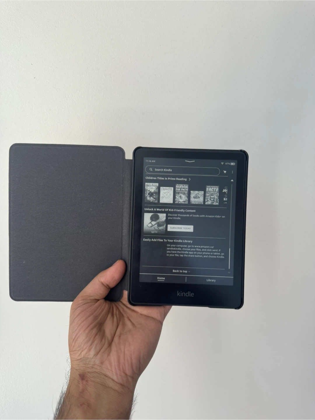 Amazon Kindle Paperwhite 8 GB with library-themed case - photo 2