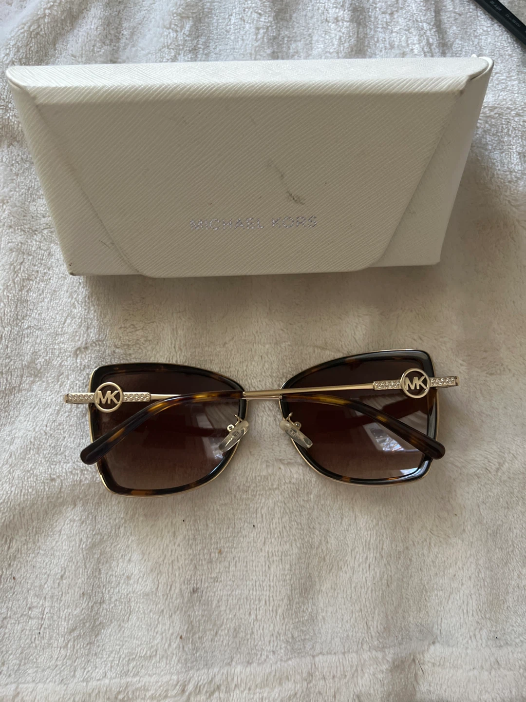 Michael Kors Sunglasses with Case - photo 2