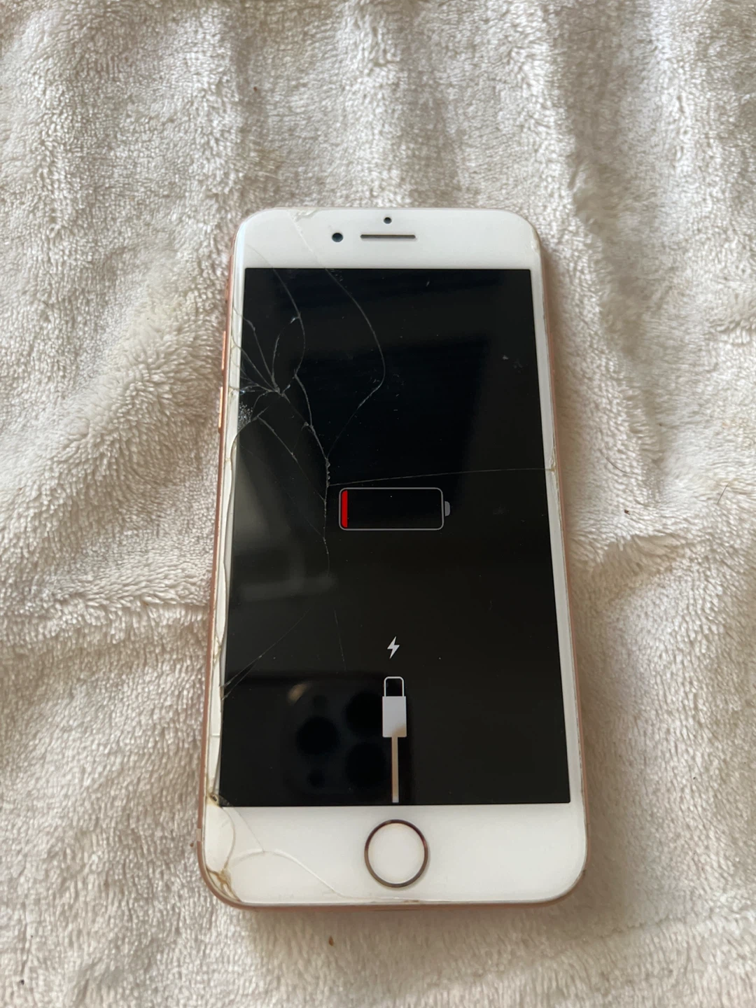 iPhone 8 Rose Gold (Cracked Screen) - photo 3