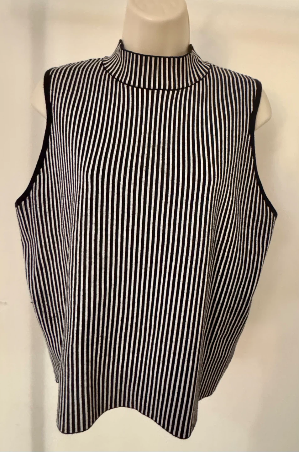 Marled Black & White Striped Mock Neck Tank Top - XL