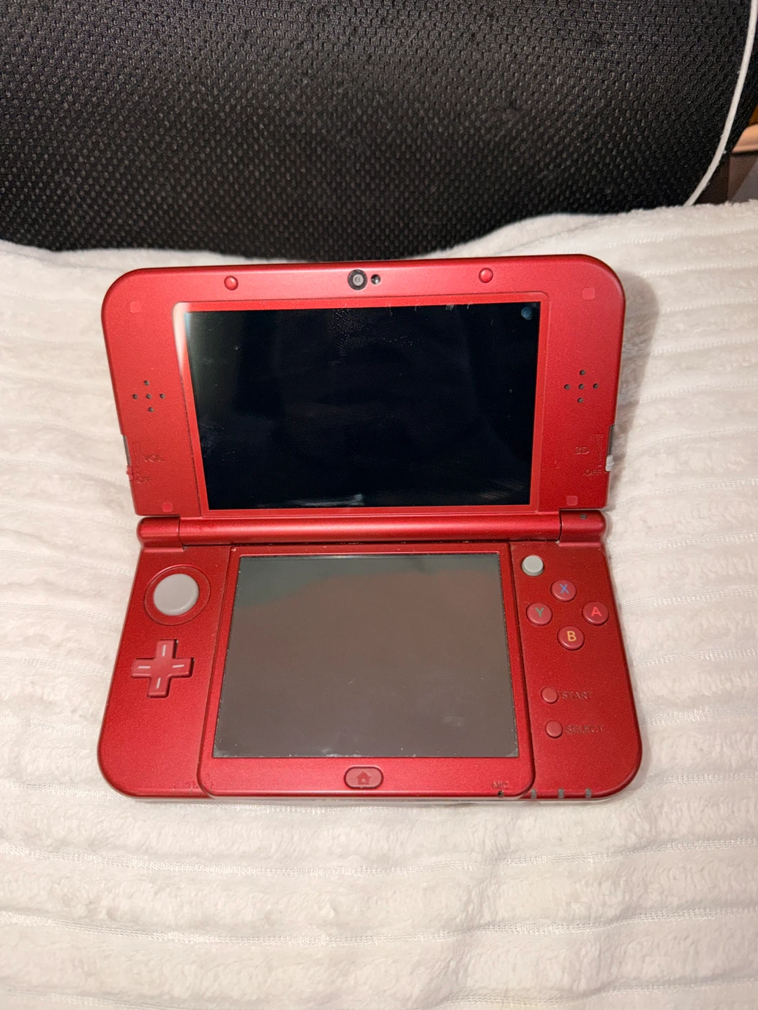 Nintendo New 3DS XL Red - photo 2