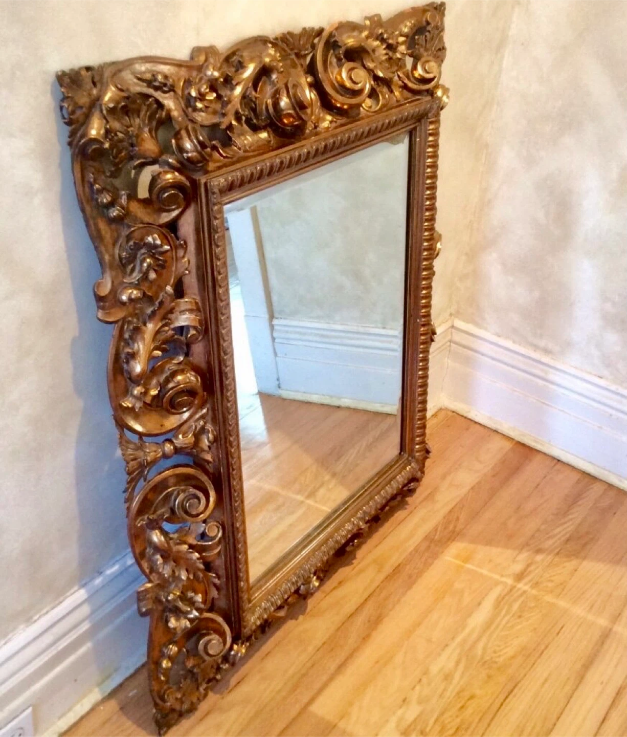 ⭐️Large wood Florentine scroll & acanthus framed antique mirror - photo 5