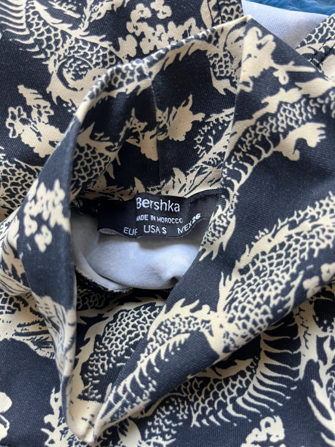 Bershka Black and Cream Dragon Print High neck dress - photo 3