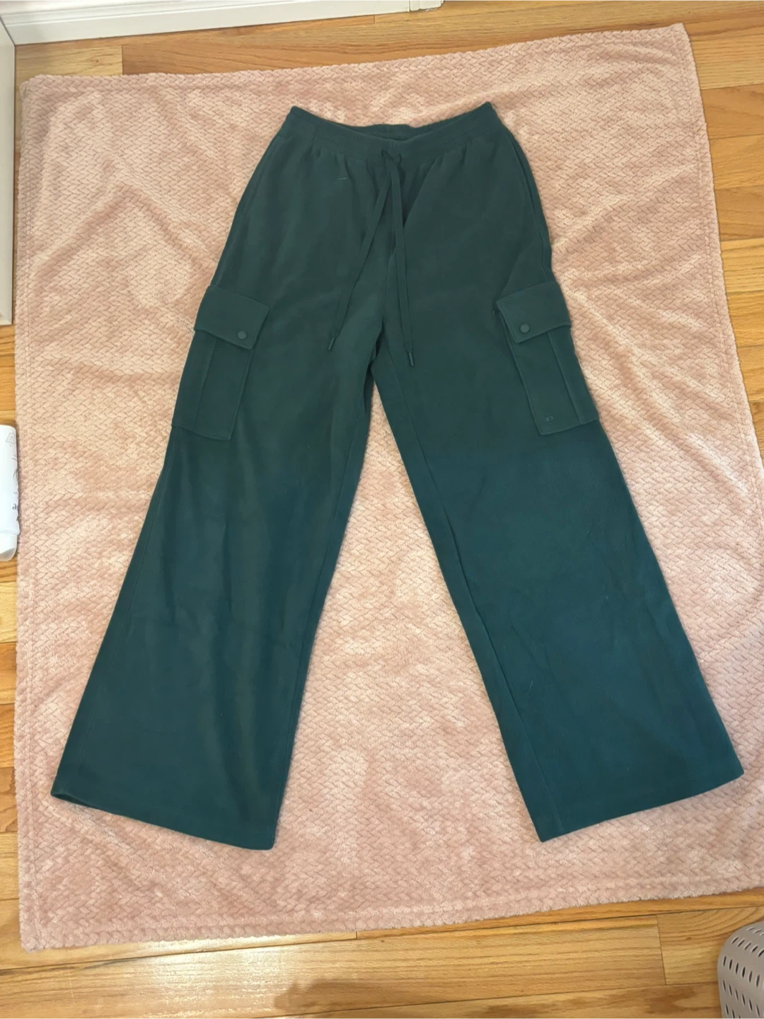 Victoria’s Secret PINK Women's Fleece Cargo Pants Size Medium