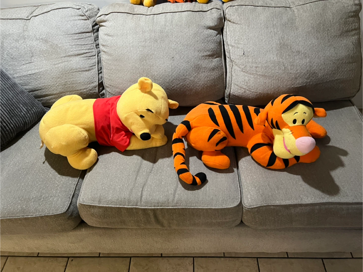 Vintage Winnie the Pooh & Tigger plush bundle - photo 4
