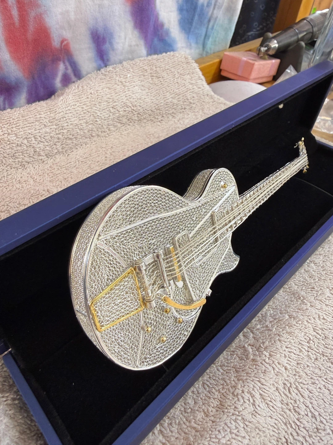 Silver Wire Guitar Figurine in Presentation Box - photo 3