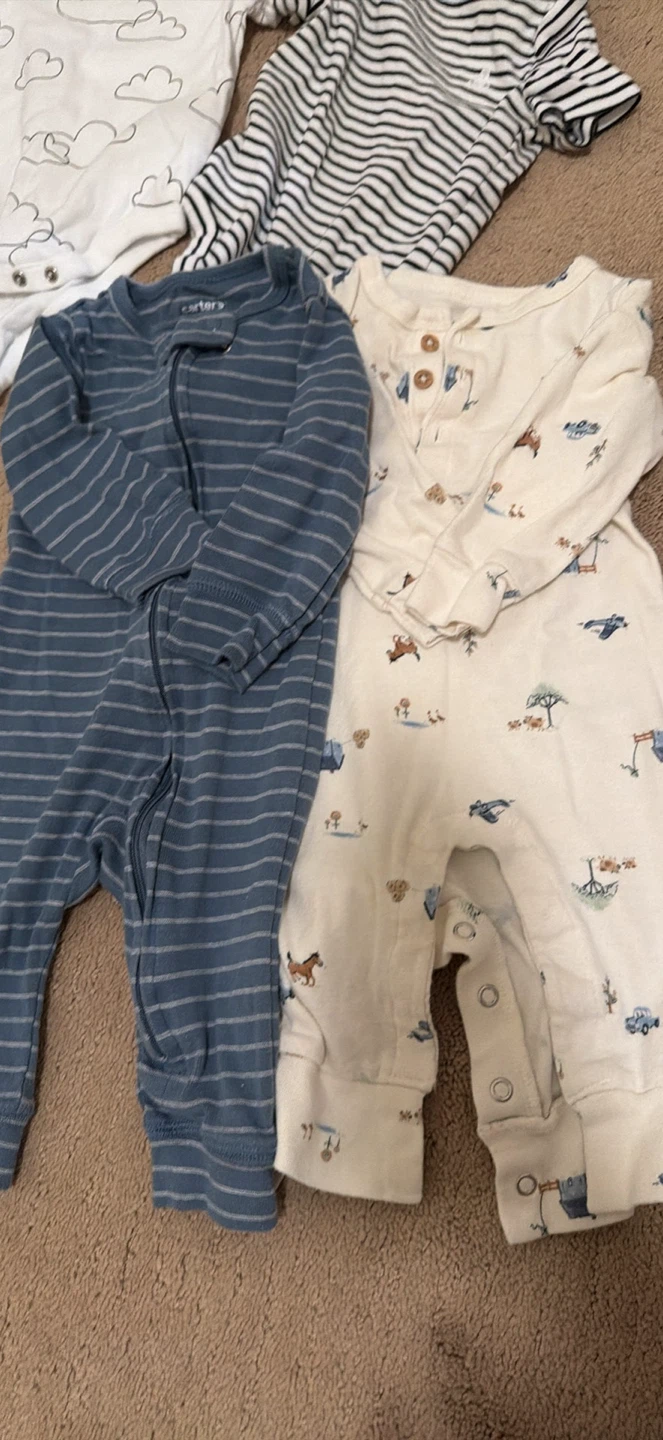 Carters and gap 3-6 month old - photo 2