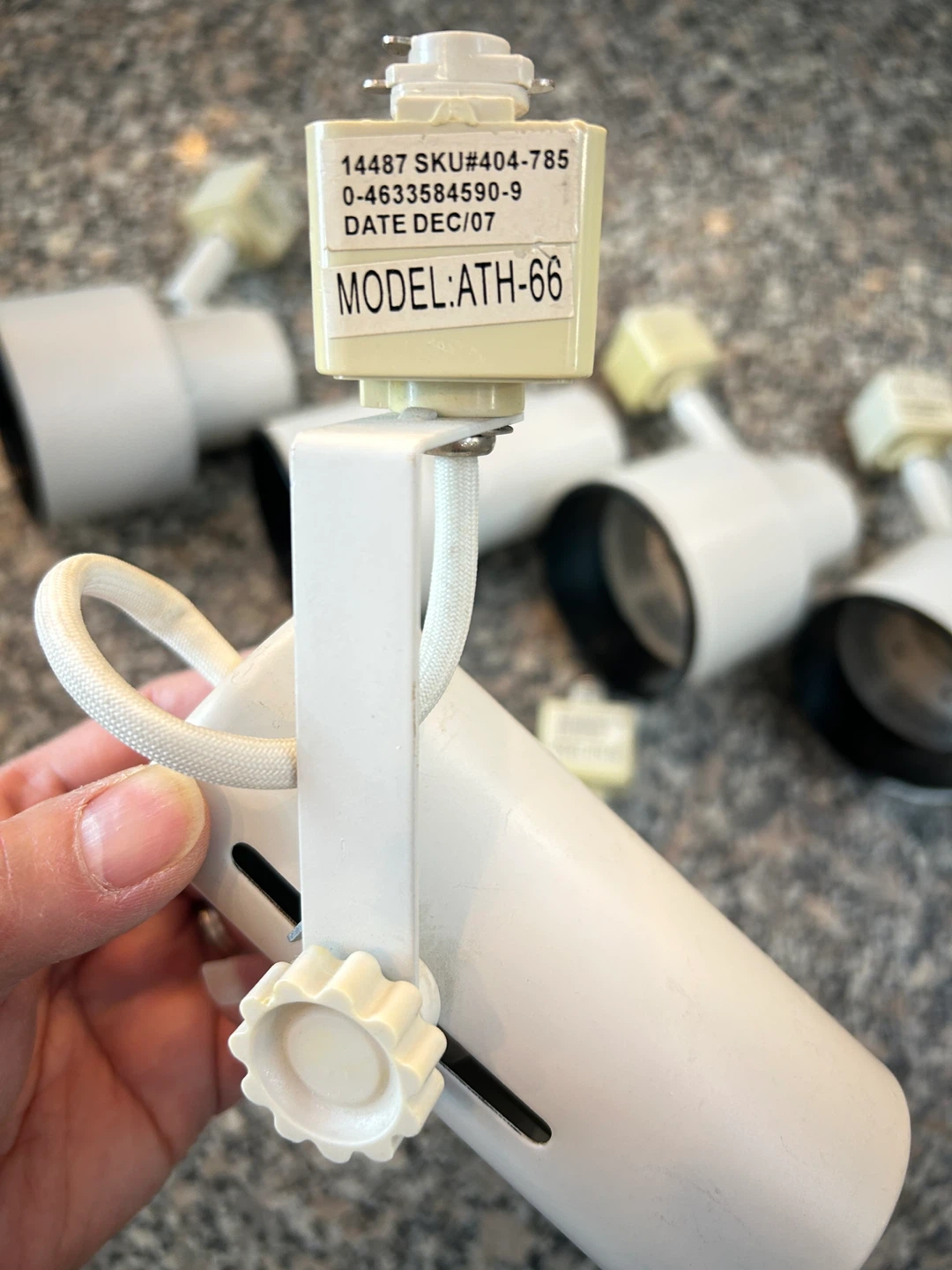 6 White Track Lighting Heads - photo 4