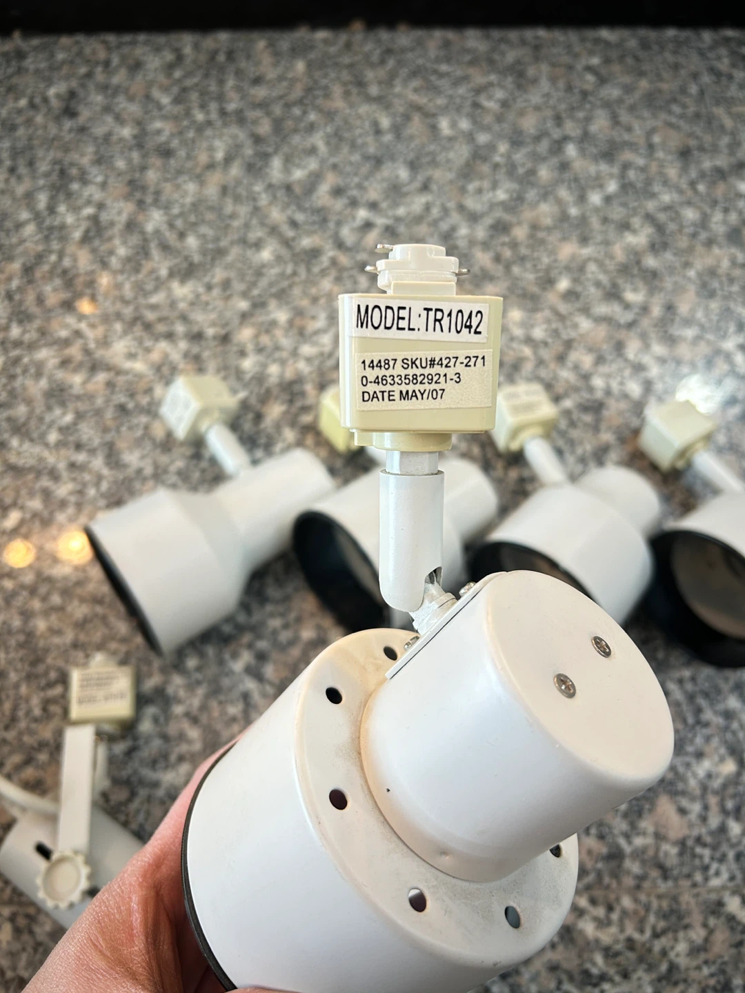 6 White Track Lighting Heads - photo 2