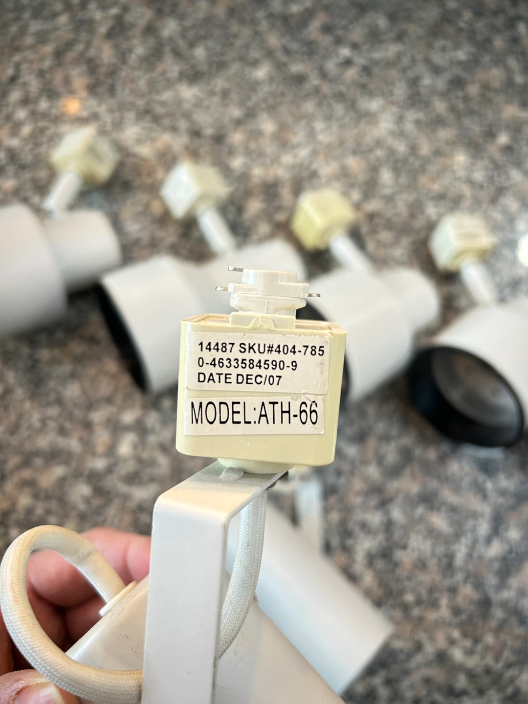 6 White Track Lighting Heads - photo 5