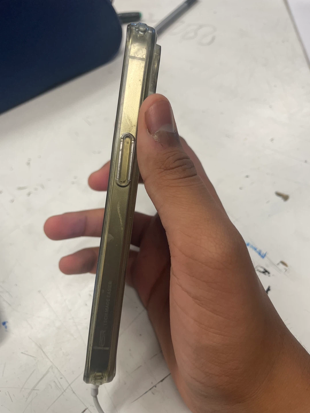 iPhone 15 pro - photo 3