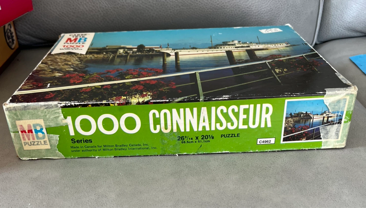 MB Milton Bradley 1000 Piece Connoisseur Puzzle - photo 2