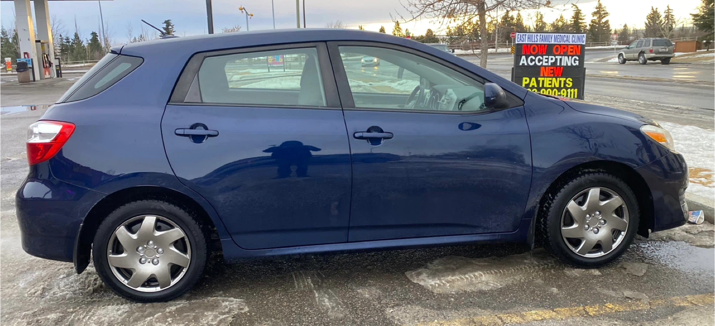 Selling 2009 Toyota Corolla Matrix - photo 3
