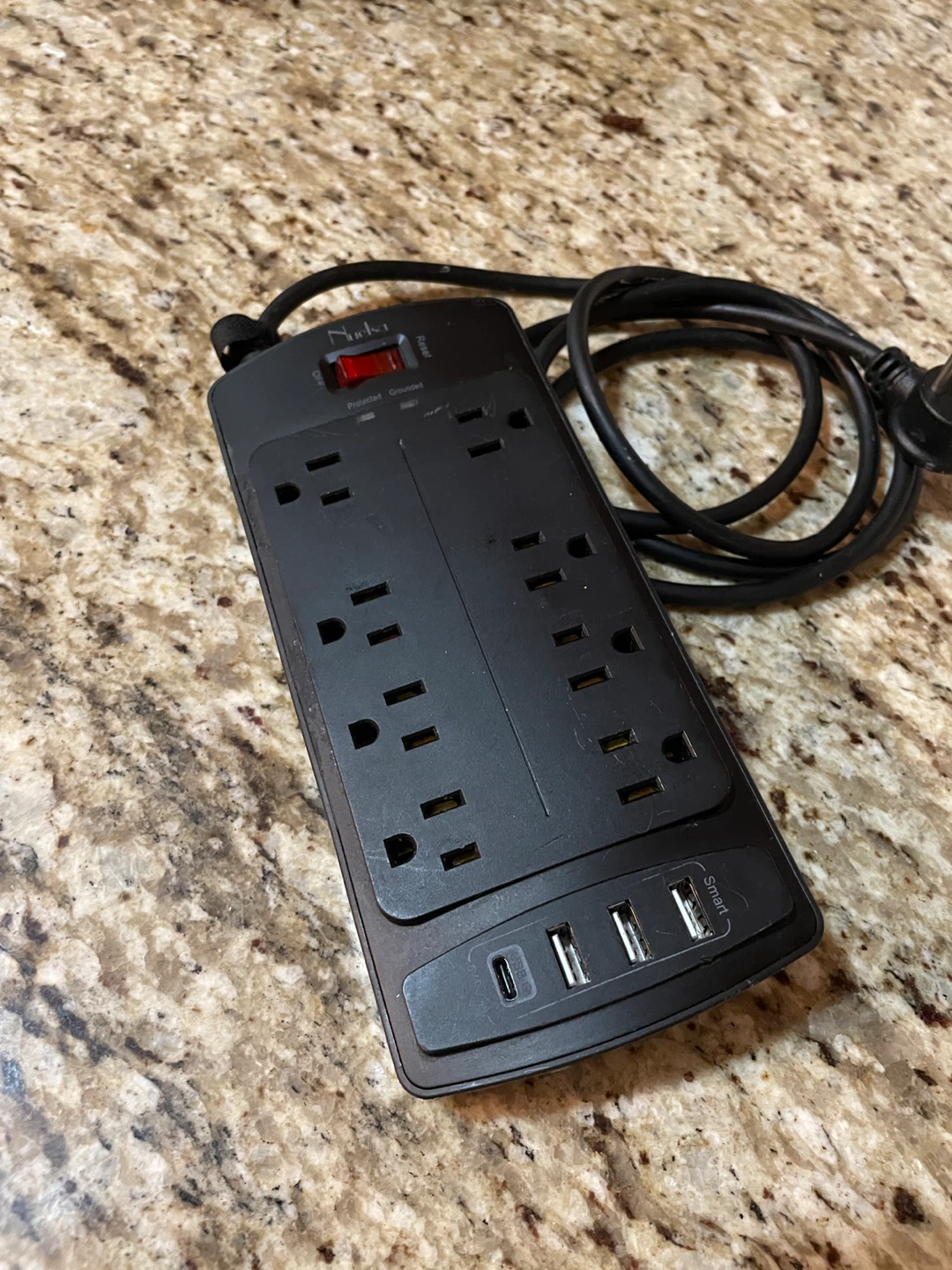 Nuksa Power Strip Surge Protector with USB Ports
