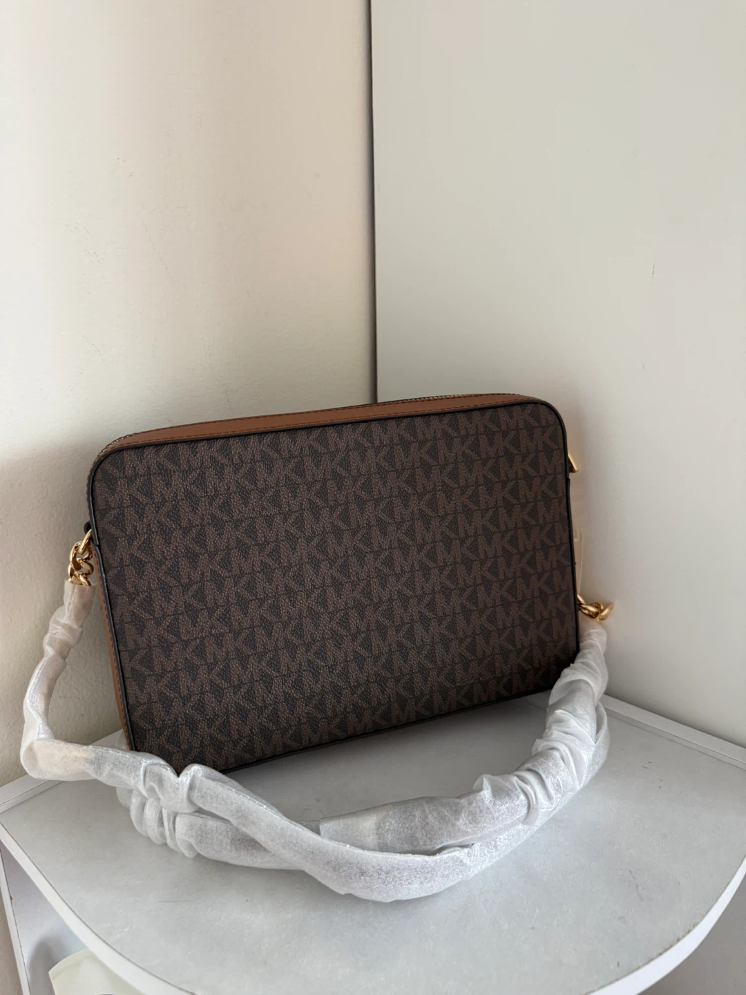 Michael Kors Brown Monogram Camera Bag - photo 3