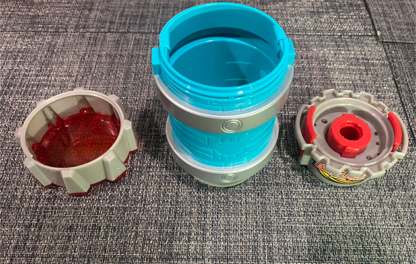 Beyblade Metal Fusion assembly chamber and Rapid Deploy Case - photo 3