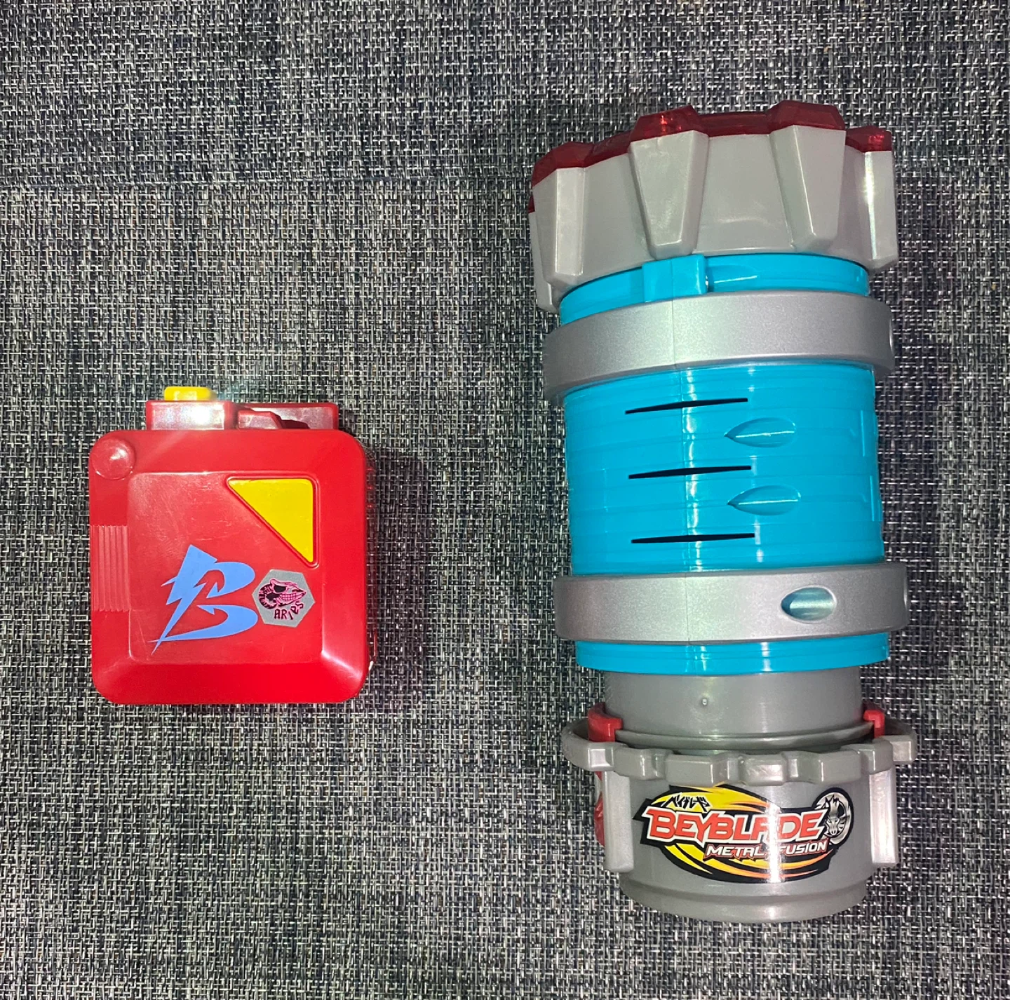 Beyblade Metal Fusion assembly chamber and Rapid Deploy Case