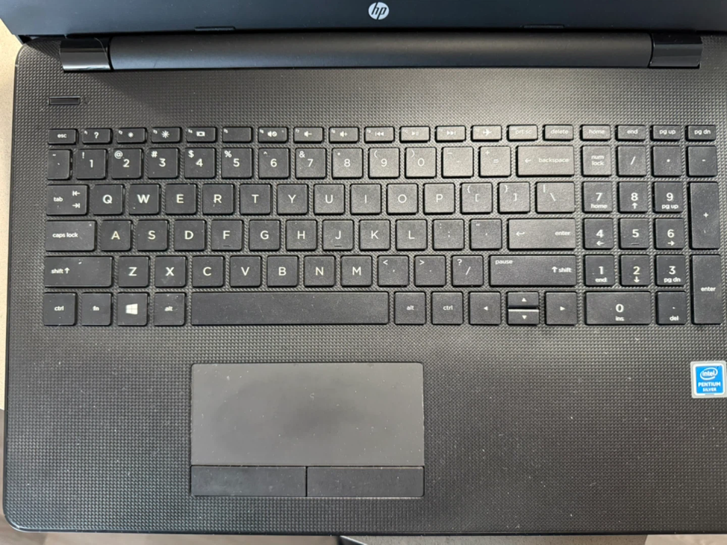 HP Laptop - photo 2