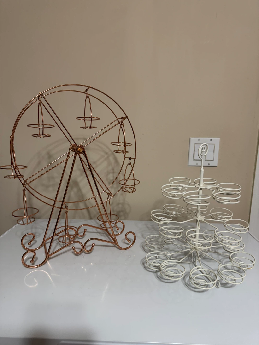 Cupcake Ferris Wheel and Tower Stand Set - photo 2