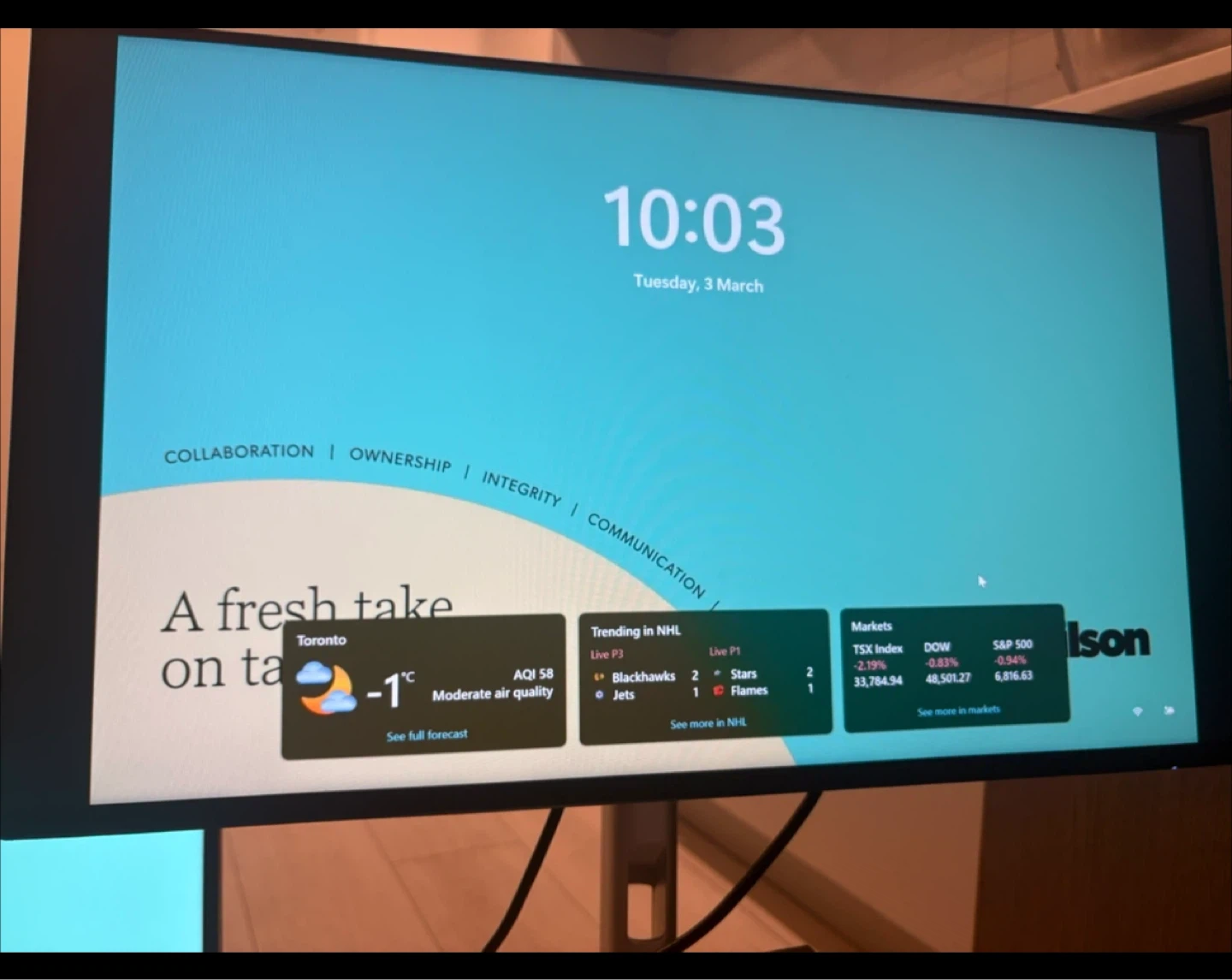 Dell Monitor with stand -  P2425HE  24-inch - photo 3