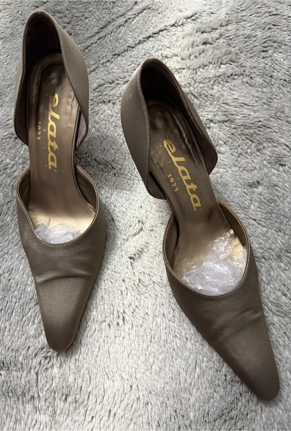 Elata Women's olive Satin Heels
