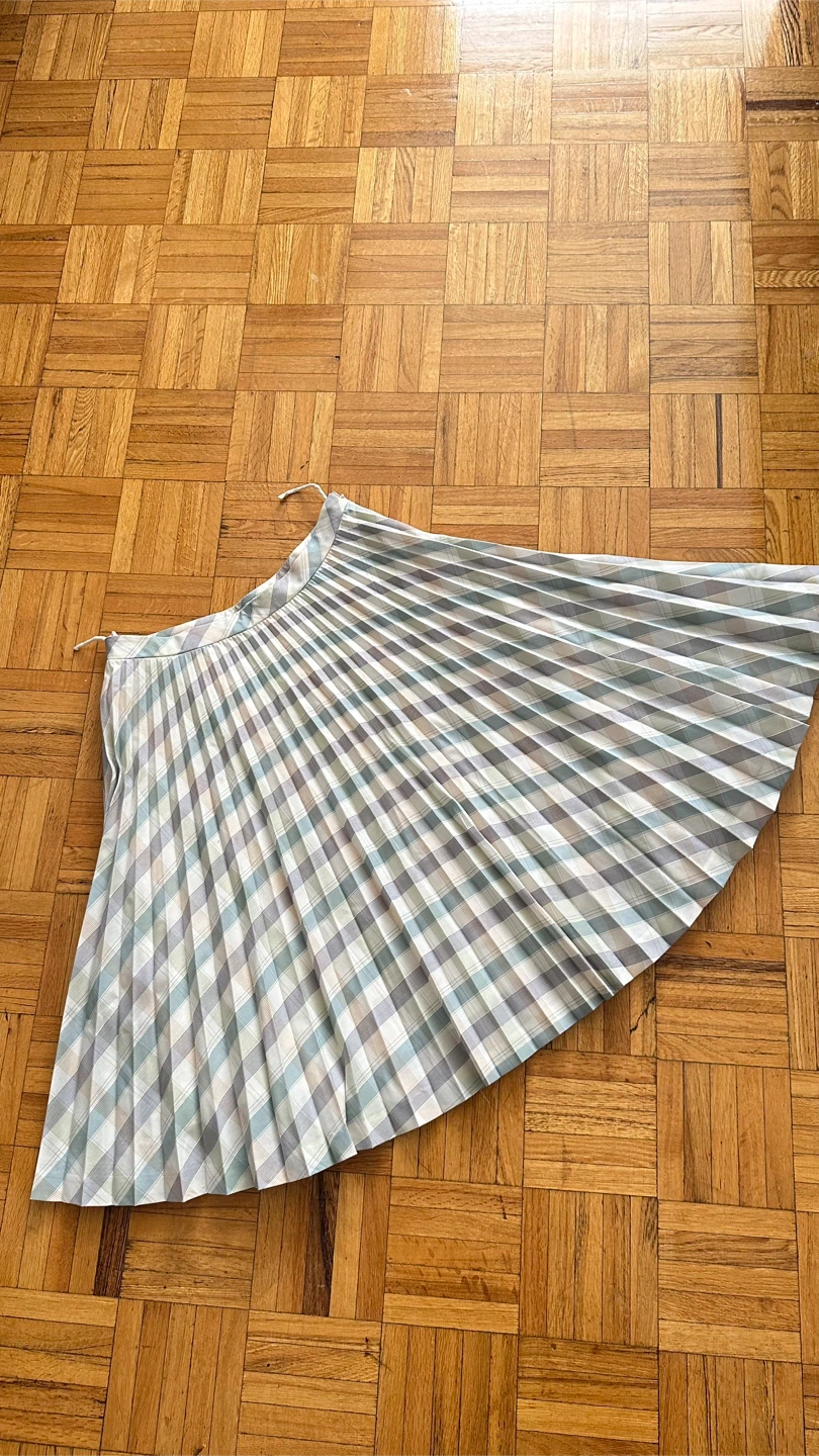 🧡 Veeko Pleated Plaid Skirt Size 36